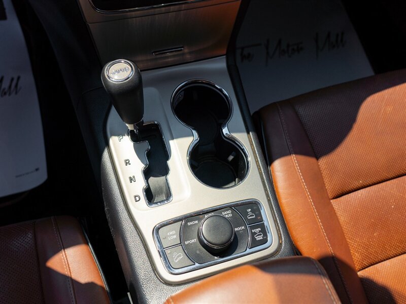 Used 2012 Jeep Grand Cherokee Overland Summit AWD/4WD image 37