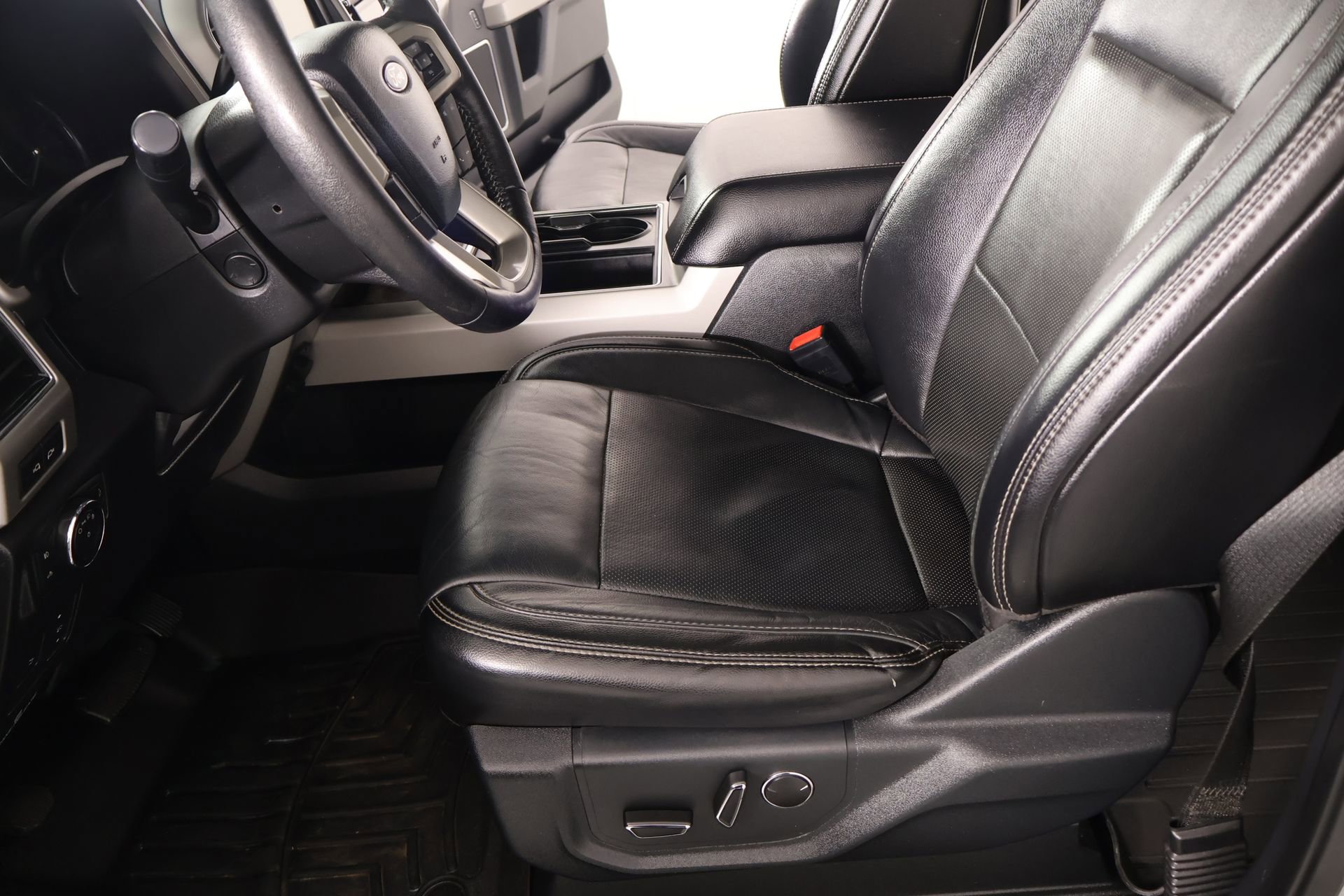 Used 2019 Ford F250 Lariat w/ Lariat Ultimate Package image 12