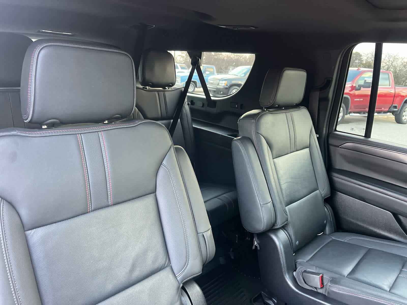 Used 2021 Chevrolet Suburban RST w/ Luxury Package image 19