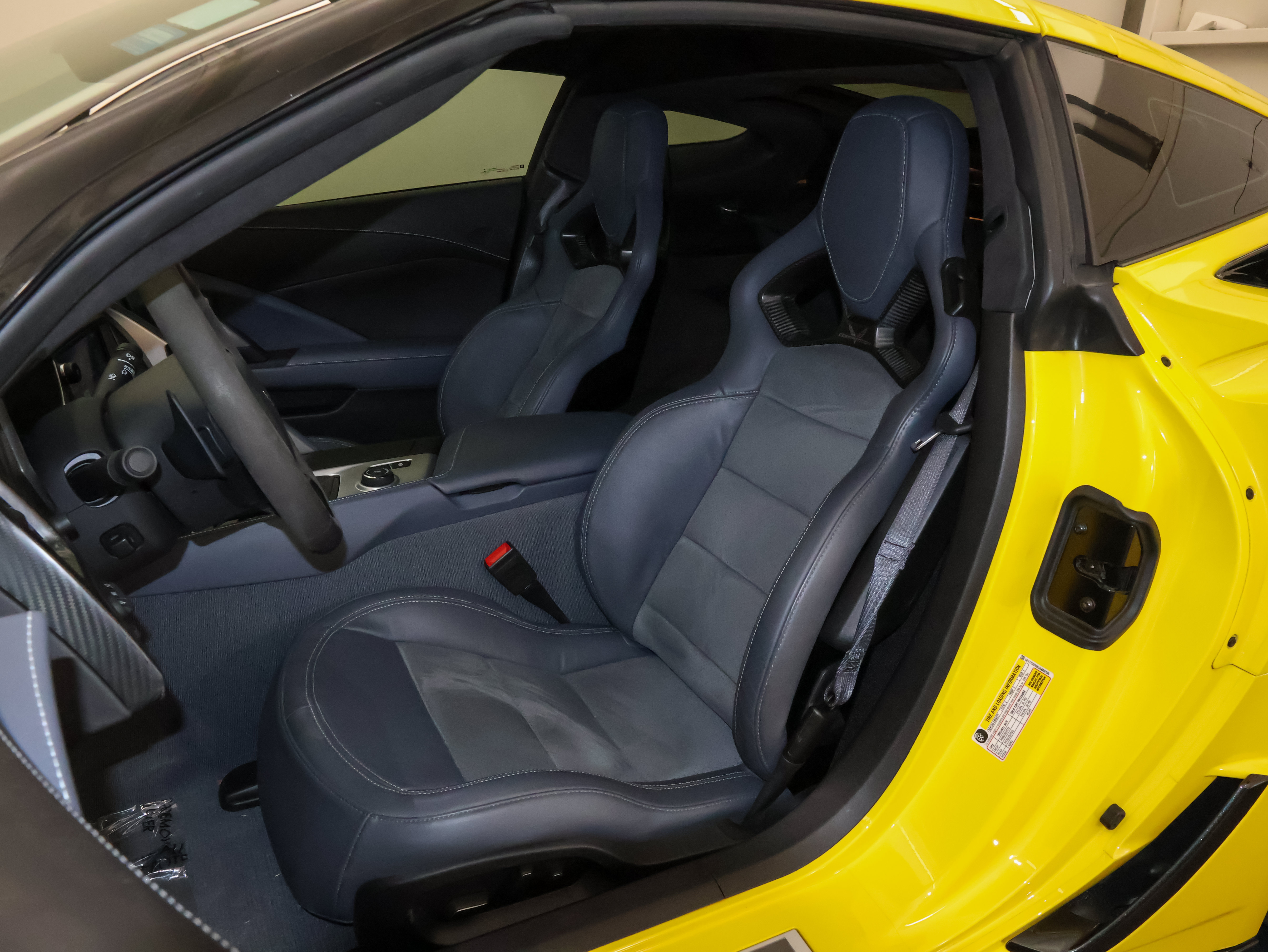 Used 2016 Chevrolet Corvette Z06 w/ 3LZ Preferred Equipment Group RWD image 13