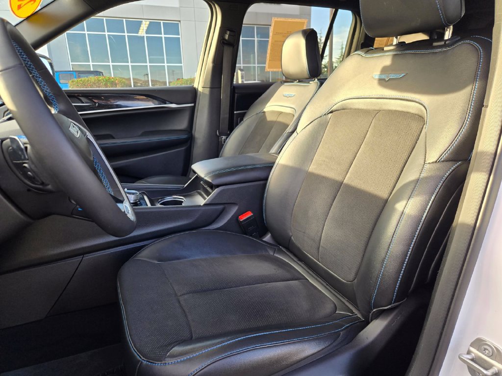 Used 2023 Jeep Grand Cherokee Trailhawk w/ Advanced Protech Group II AWD/4WD image 20