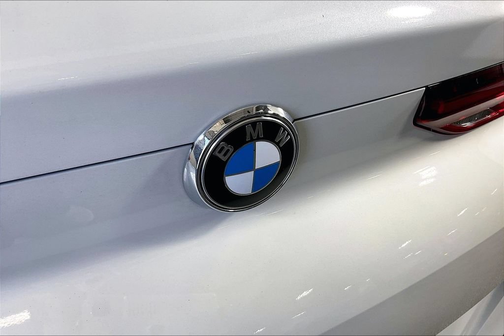 Used 2025 BMW X6 xDrive40i w/ Climate Comfort Package AWD/4WD image 40