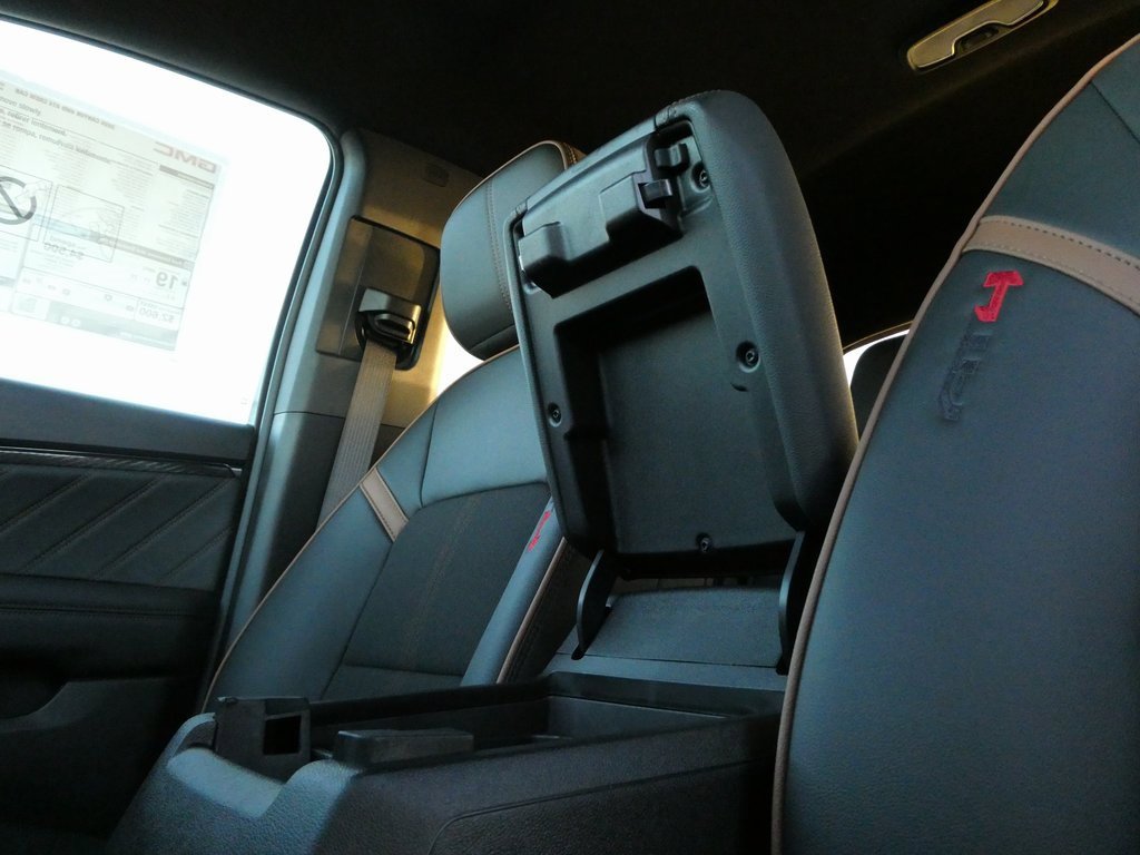 New 2026 GMC Canyon AT4 image 31