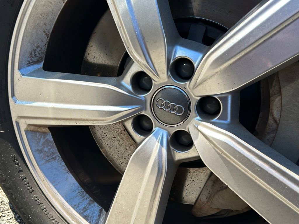 Used 2019 Audi e-tron Premium Plus image 22