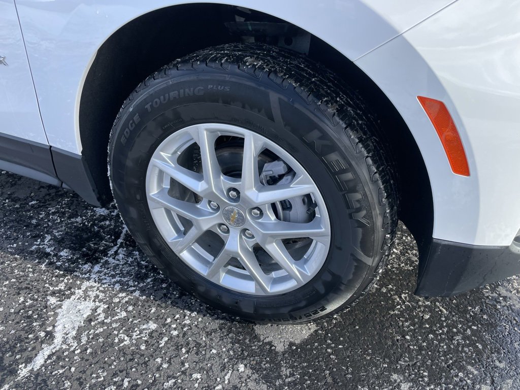 Used 2024 Chevrolet Equinox LT image 3