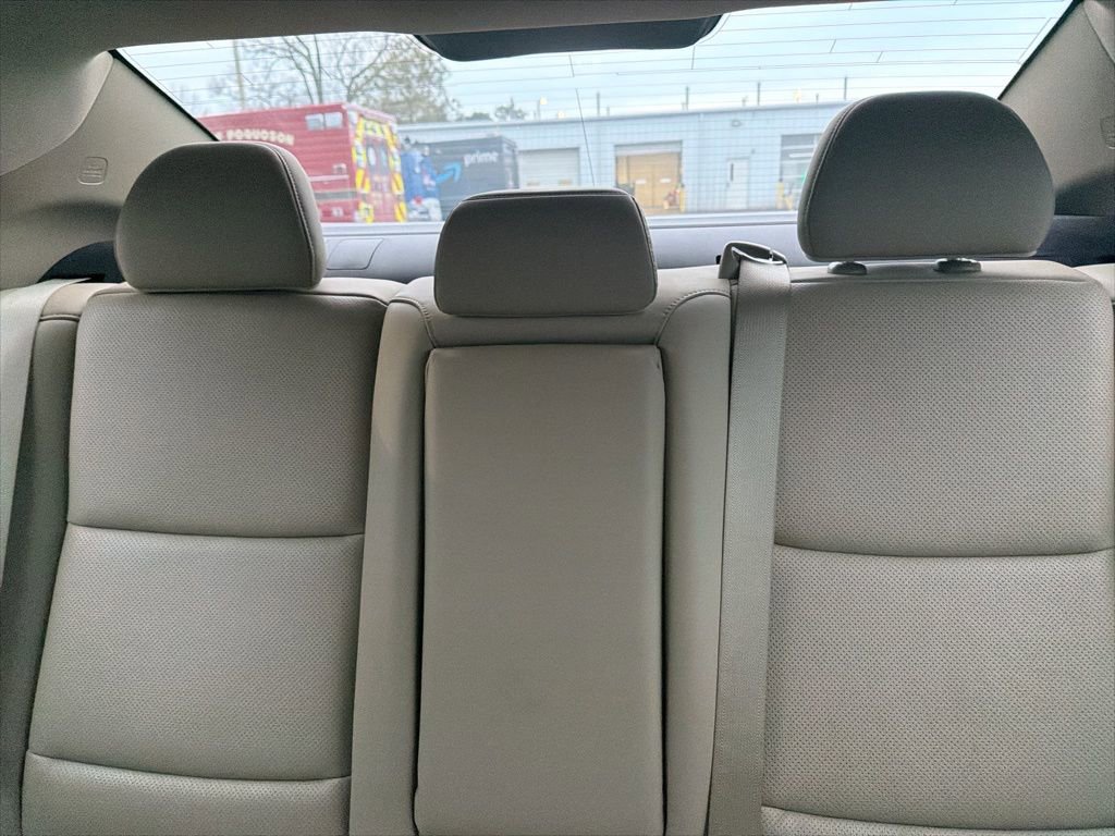 Used 2018 Acura TLX w/ Technology Package image 12