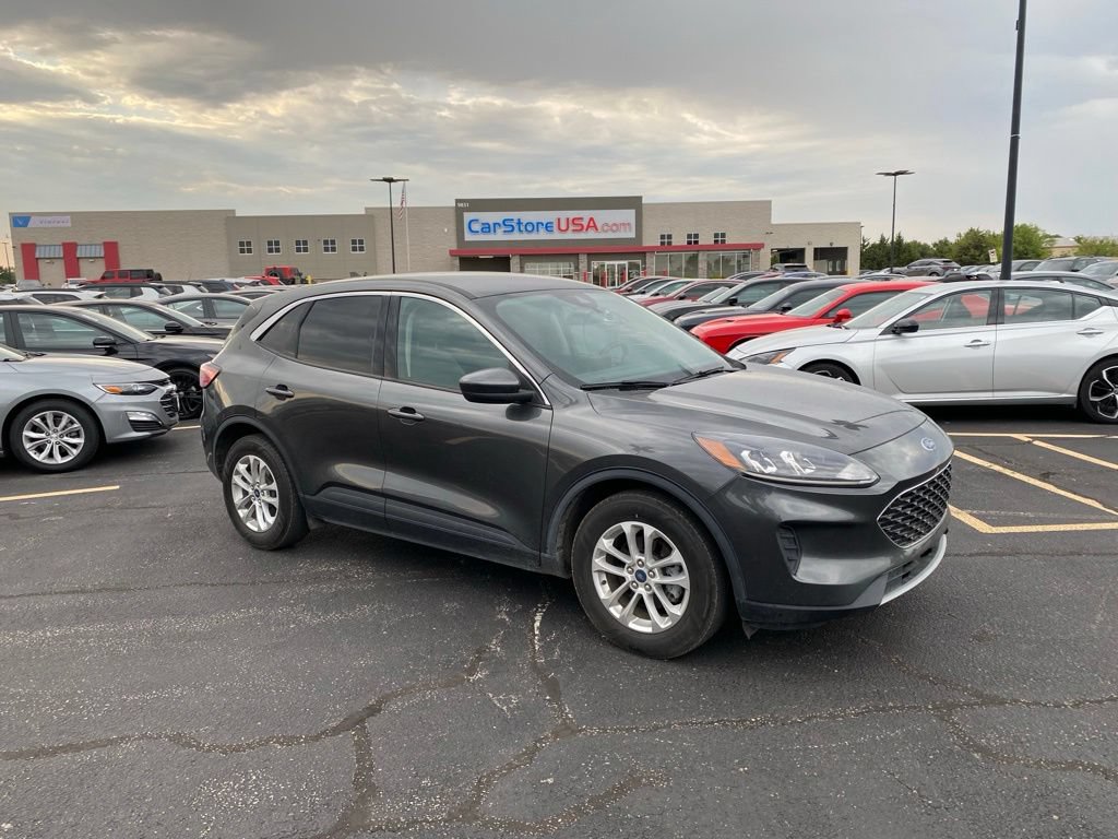 Used 2020 Ford Escape SE FWD image 1