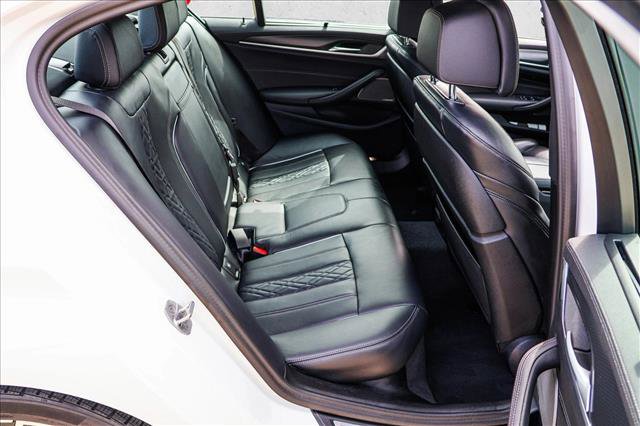 Used 2023 BMW M550i xDrive w/ Executive Package image 26