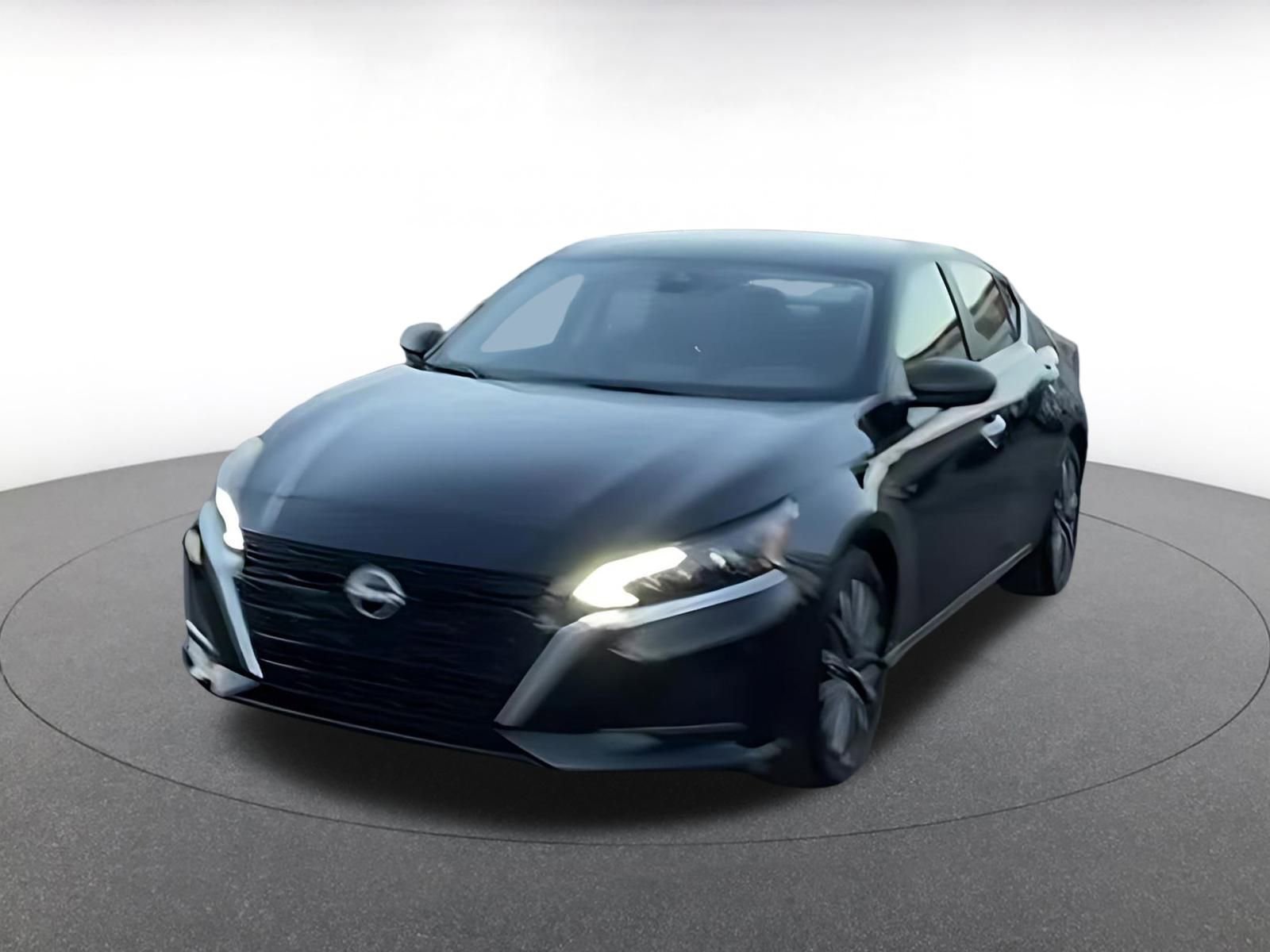 Used 2025 Nissan Altima 2.5 SV image 4