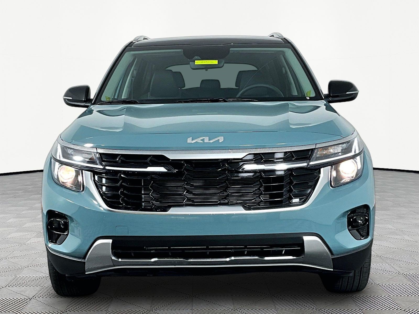 New 2026 Kia Seltos S AWD/4WD image 2
