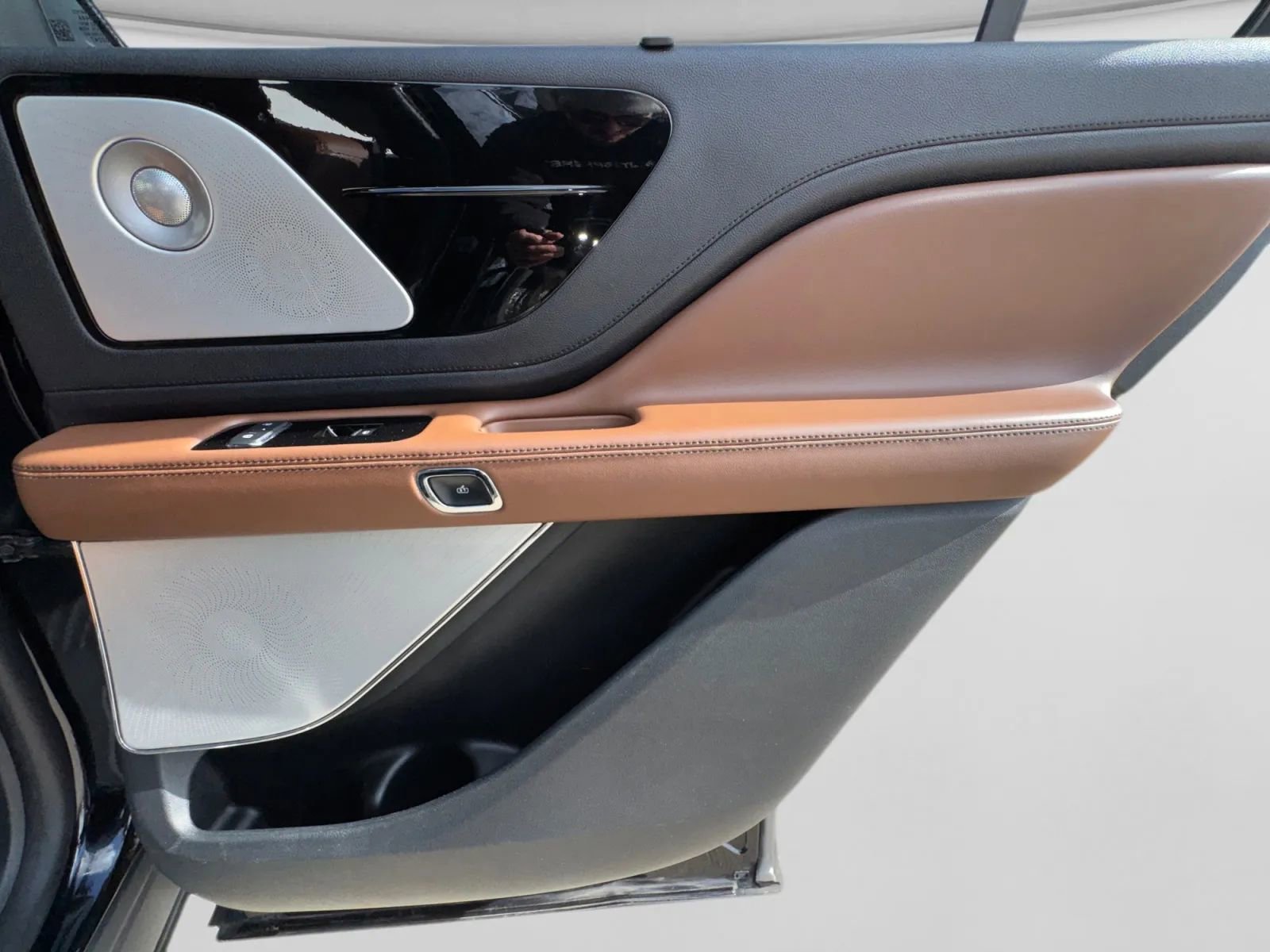 Used 2020 Lincoln Aviator Reserve w/ Equipment Group 201A image 30