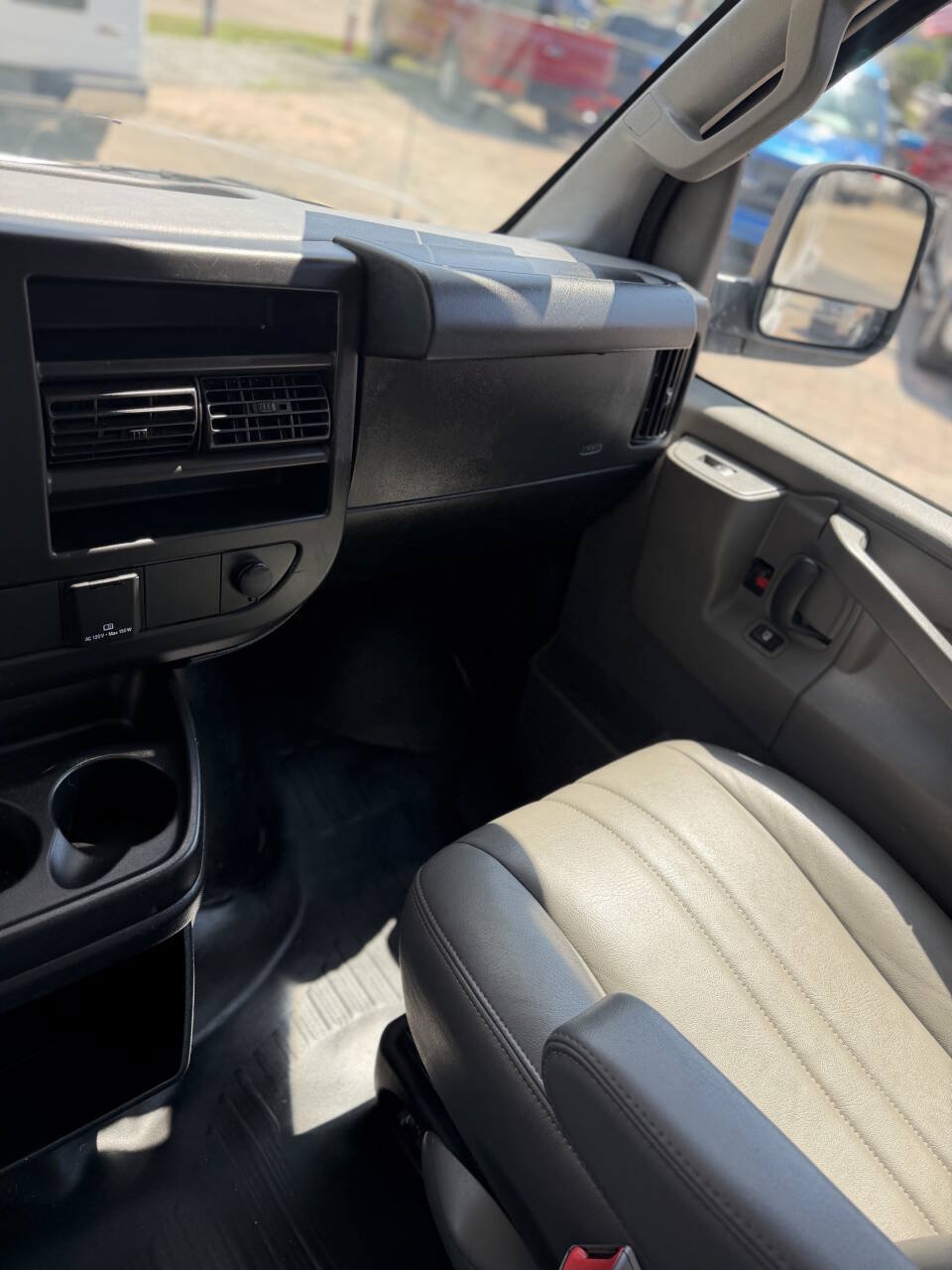 Used 2020 Chevrolet Express 2500 w/ Driver Convenience Package RWD image 26