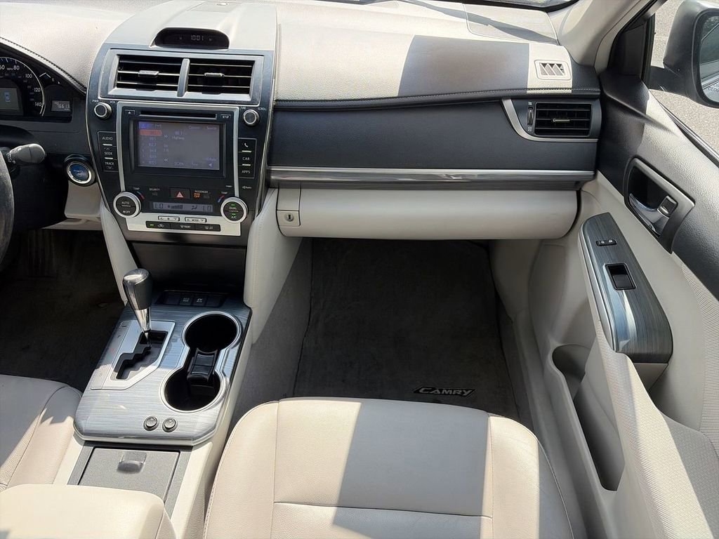 Used 2012 Toyota Camry XLE w/ Convenience Pkg FWD image 12