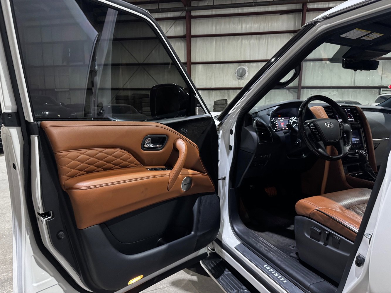 Used 2021 INFINITI QX80 Sensory w/ All-Season Package image 11