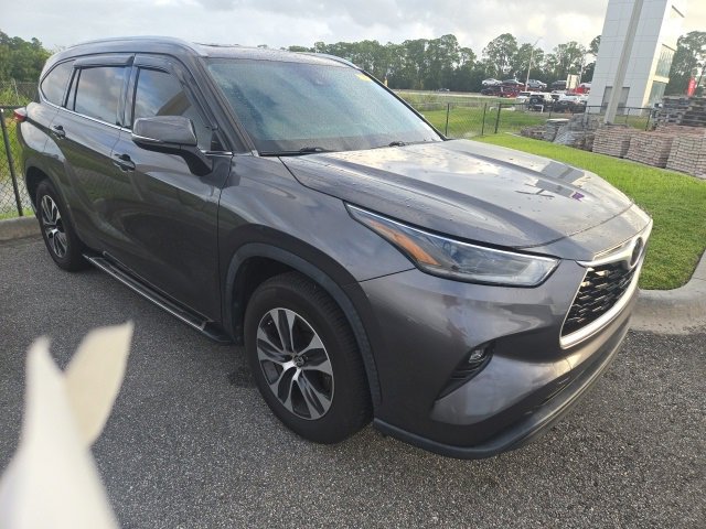Used 2021 Toyota Highlander XLE