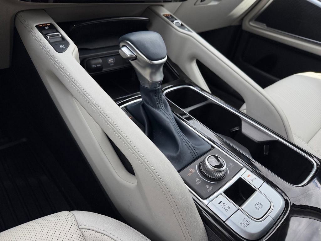 Used 2025 Kia Telluride EX w/ EX Captain's Chair Package image 27