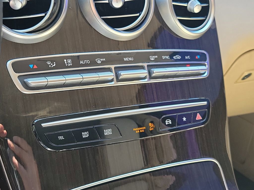 Used 2020 Mercedes-Benz GLC 300 4MATIC image 36