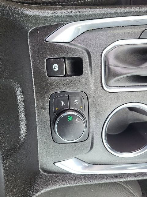 Used 2023 Chevrolet Traverse LT image 36