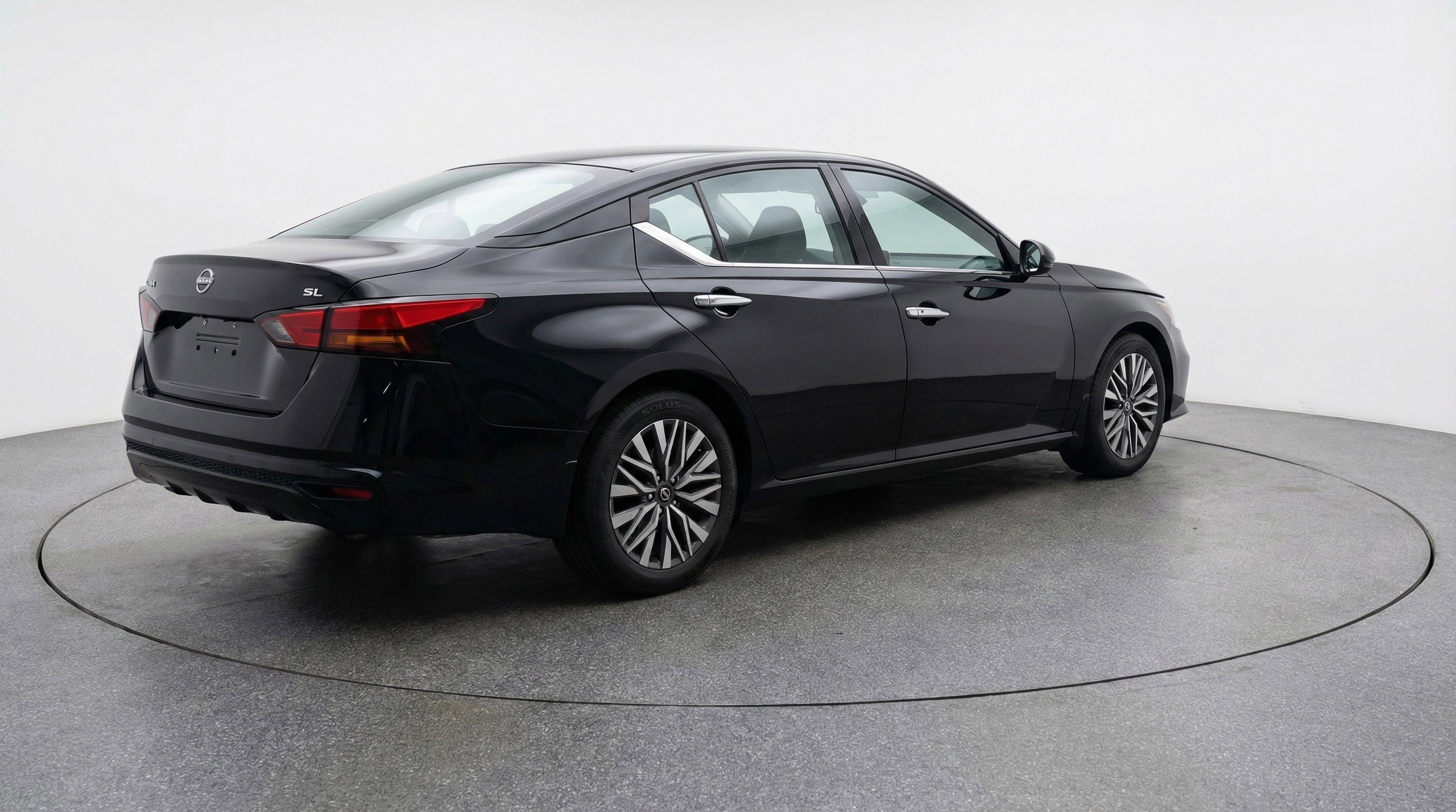 Used 2025 Nissan Altima 2.5 SV image 9