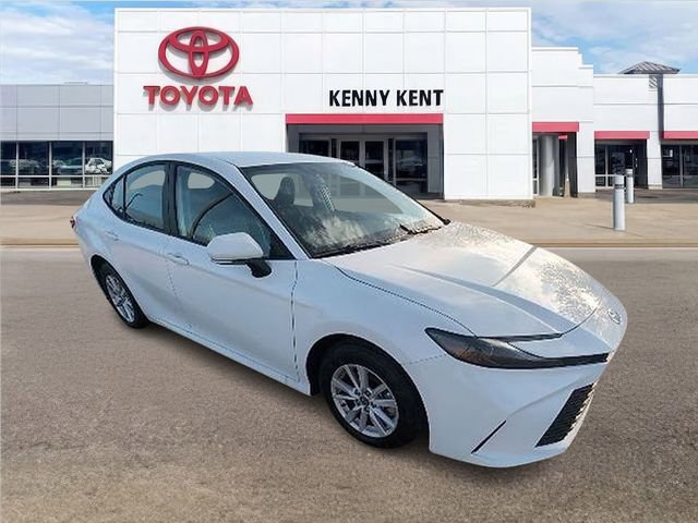 Used 2026 Toyota Camry LE w/ Convenience Package image 1