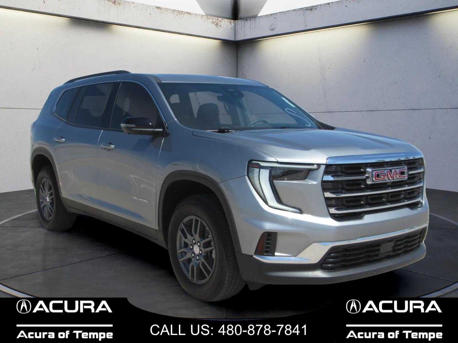 Used 2026 GMC Acadia Elevation FWD image 2