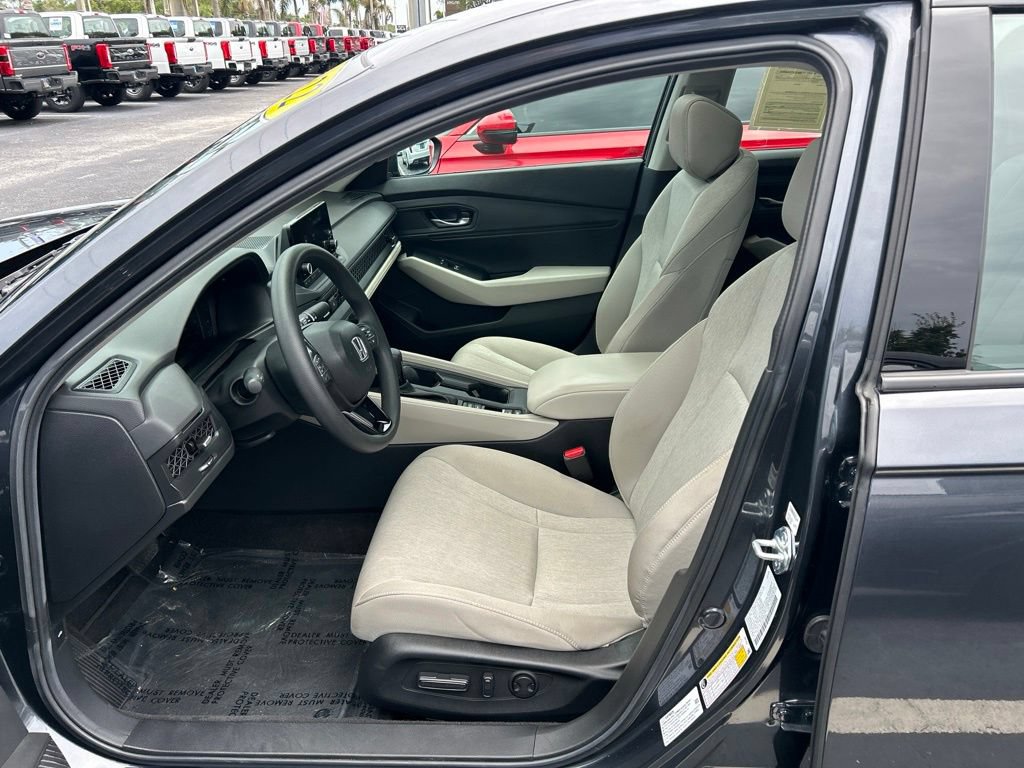 Used 2025 Honda Accord SE image 15