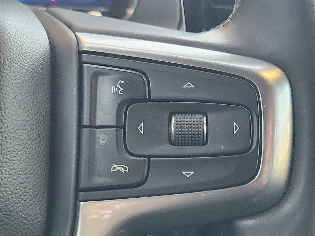 Used 2025 Chevrolet Silverado 1500 LT Trail Boss w/ Convenience Package II AWD/4WD image 27