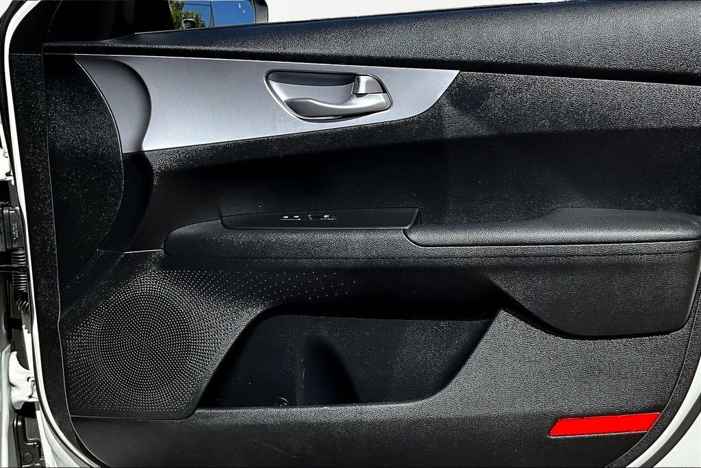 Used 2024 Kia Forte LXS w/ LXS Technology Package image 19