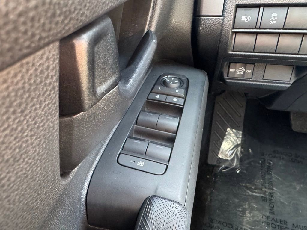 Certified 2024 Toyota Tacoma SR5 AWD/4WD image 31