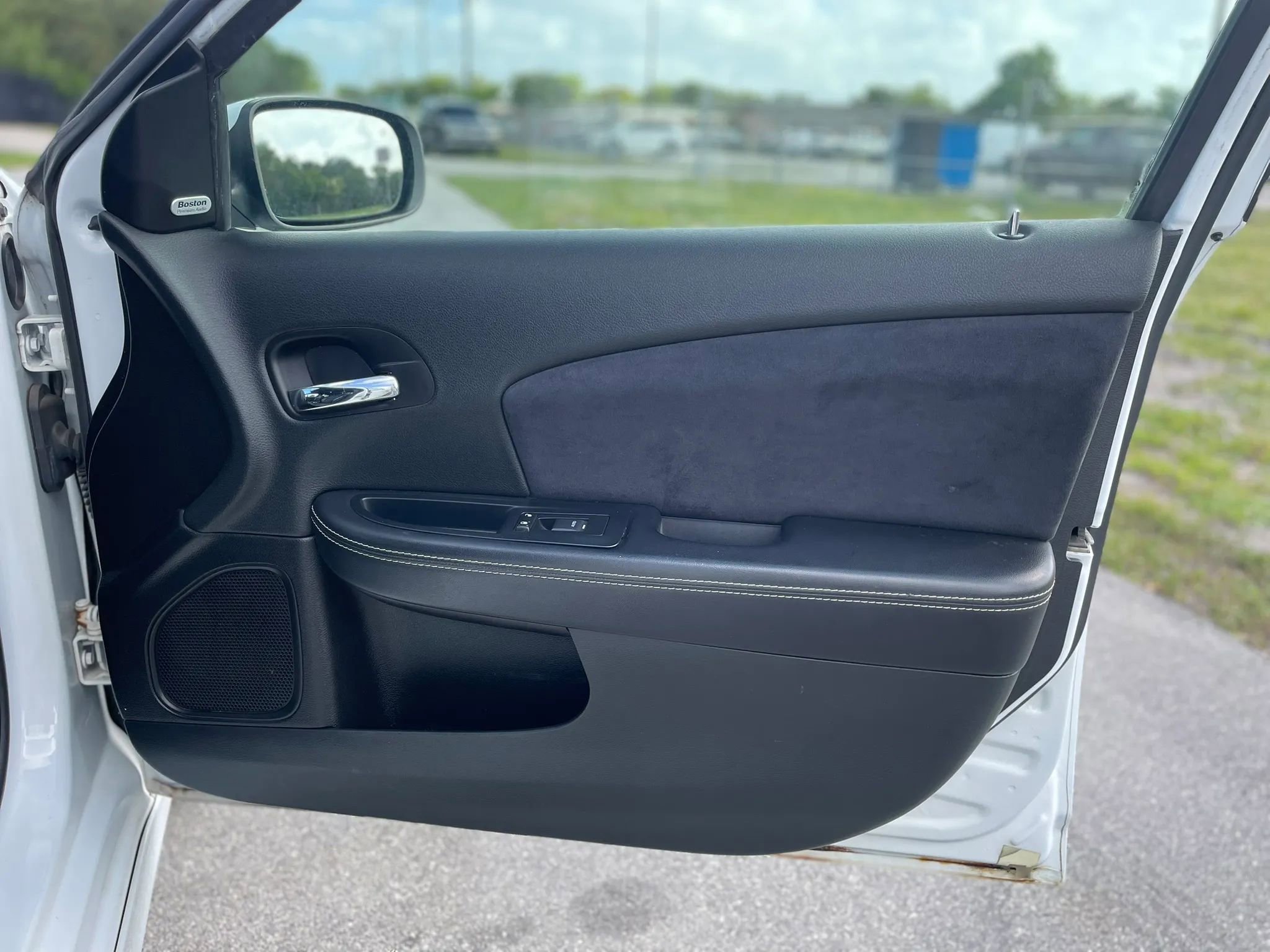 Used 2014 Chrysler 200 Limited w/ 200 Super S Group FWD image 30
