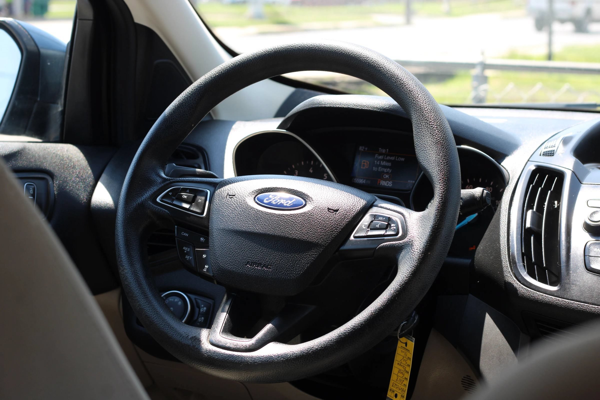 Used 2018 Ford Escape SE w/ Ford Safe & Smart Package AWD/4WD image 14