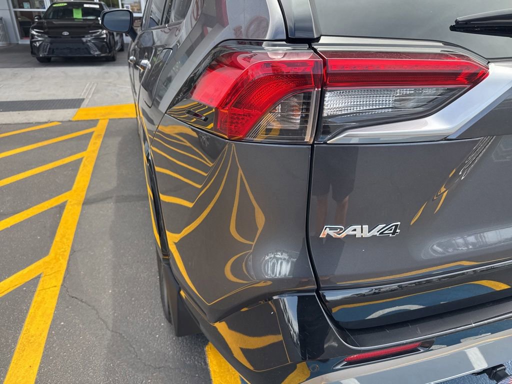 Used 2022 Toyota RAV4 XSE AWD/4WD image 6