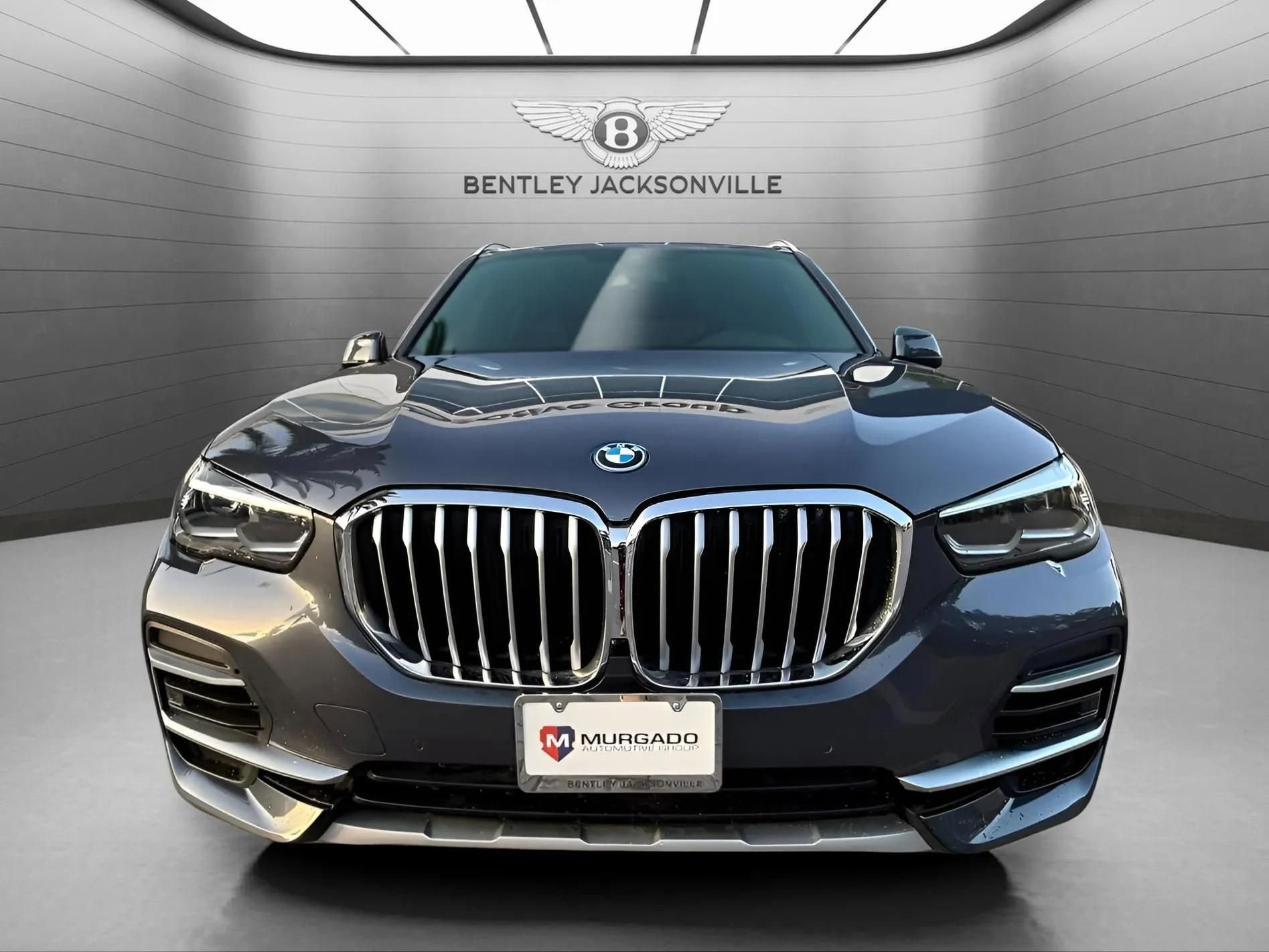 Used 2022 BMW X5 xDrive45e w/ Climate Comfort Package image 9