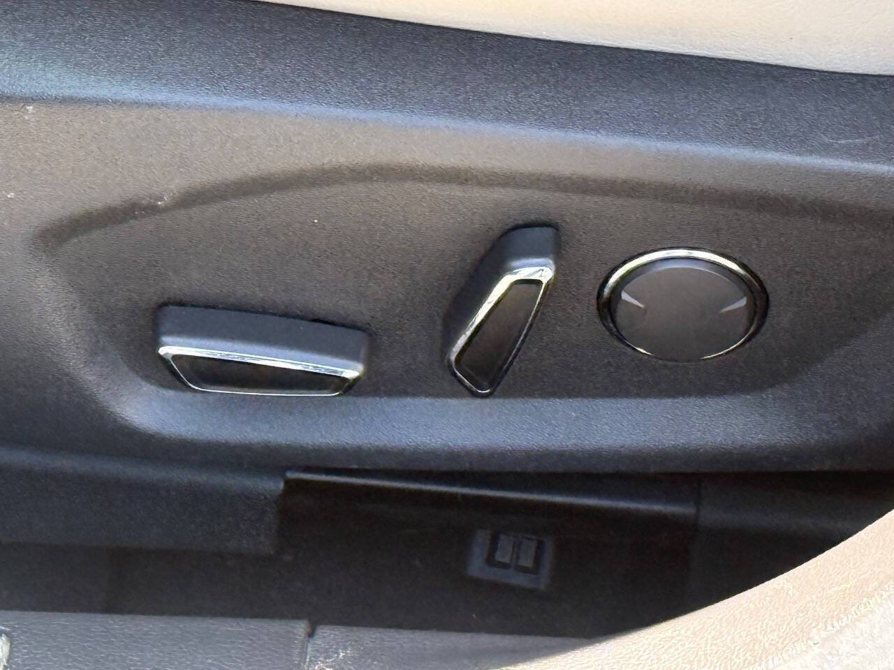 Used 2014 Ford Fusion Titanium FWD image 9