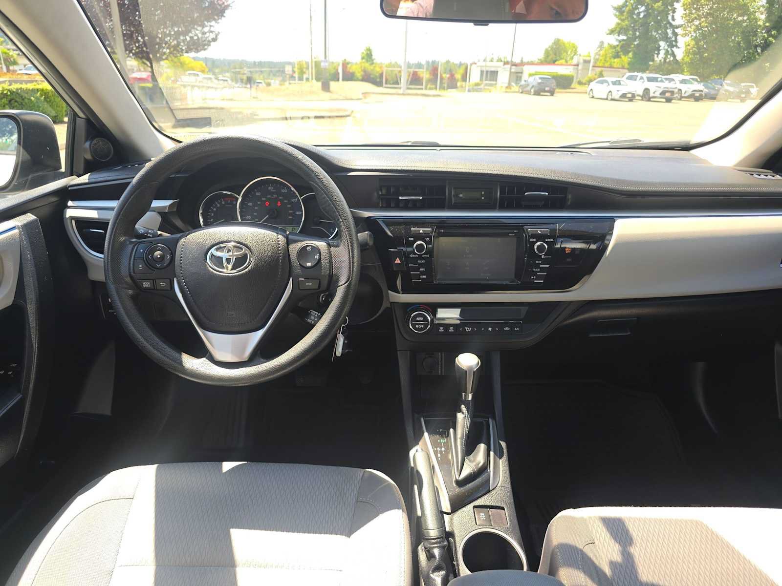 Used 2016 Toyota Corolla LE FWD image 17