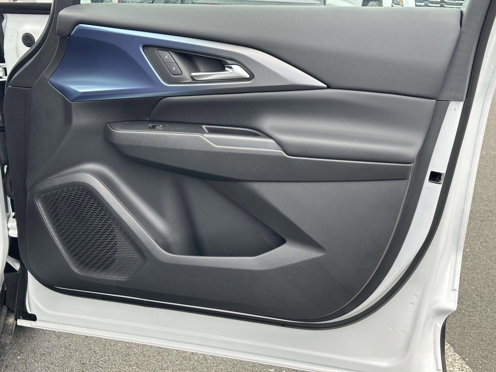 New 2026 Chevrolet Equinox EV LT image 26