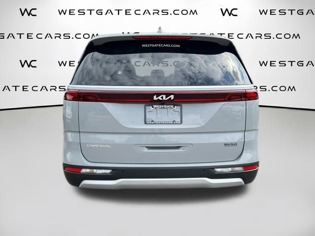 Certified 2024 Kia Carnival EX FWD image 4