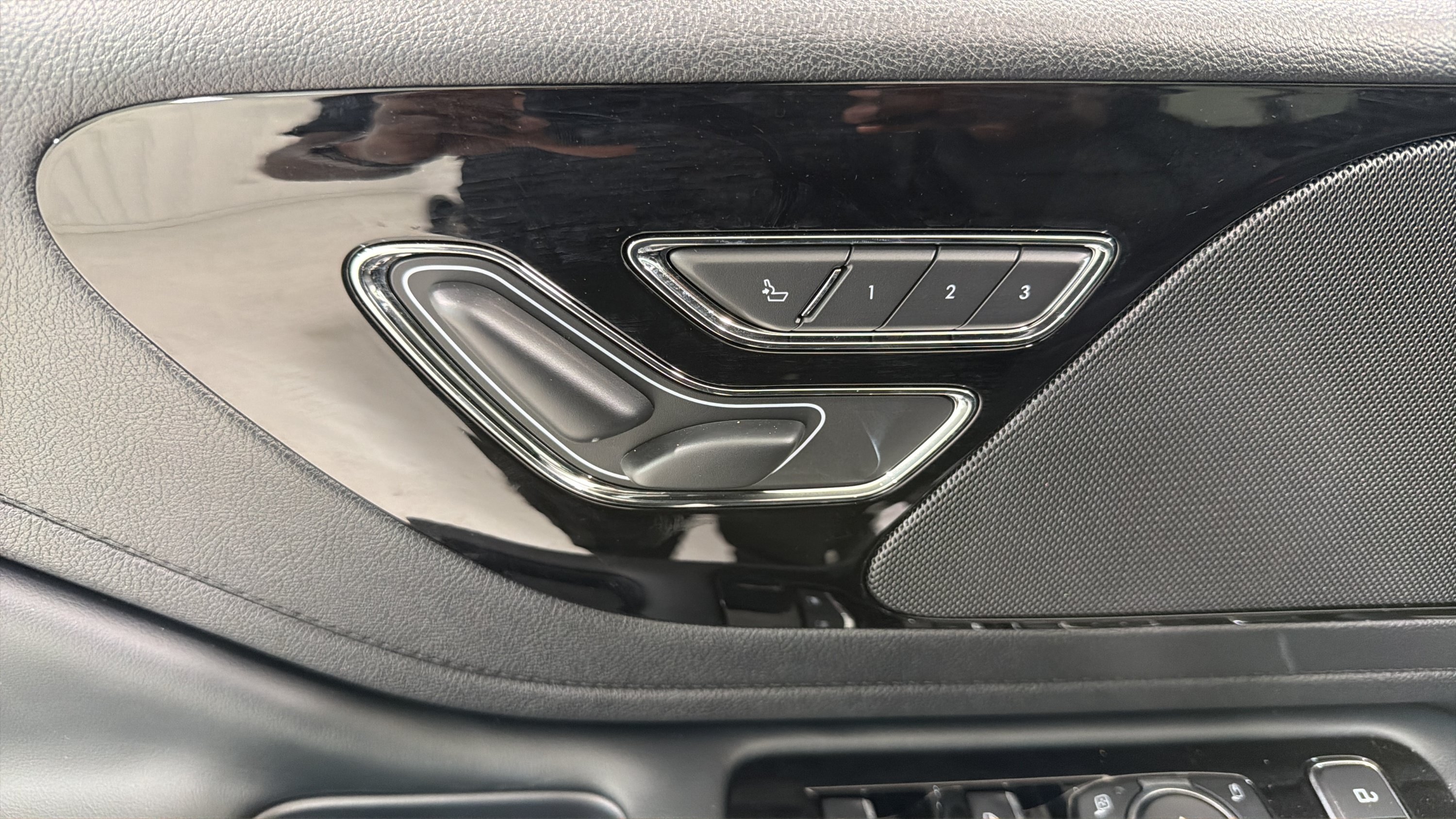 Used 2026 Lincoln Aviator 2WD image 10