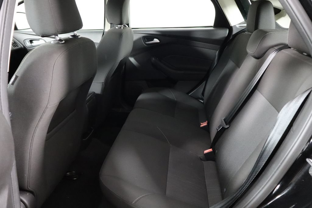 Used 2015 Ford Focus SE FWD image 16