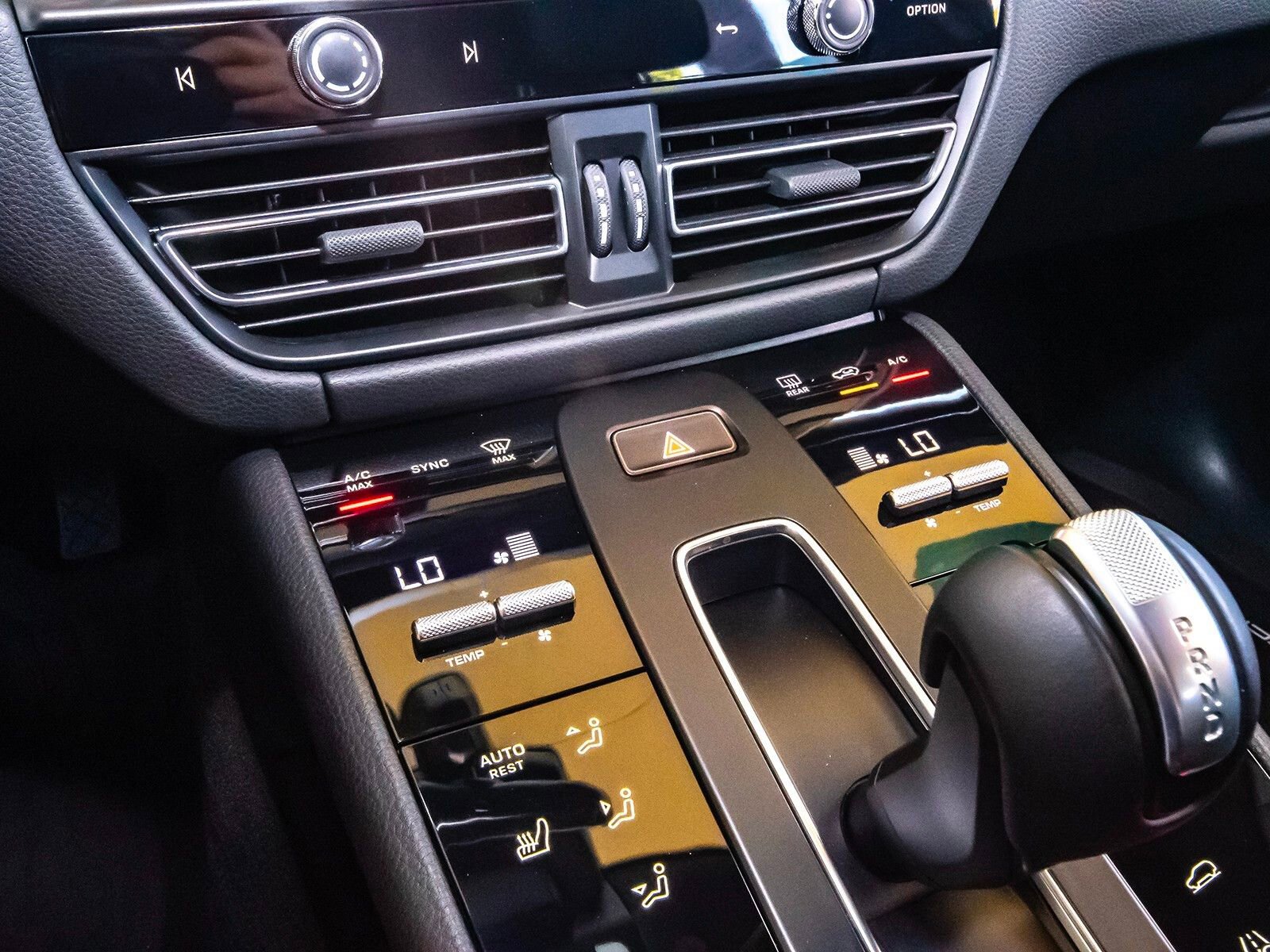 Used 2024 Porsche Macan S image 28