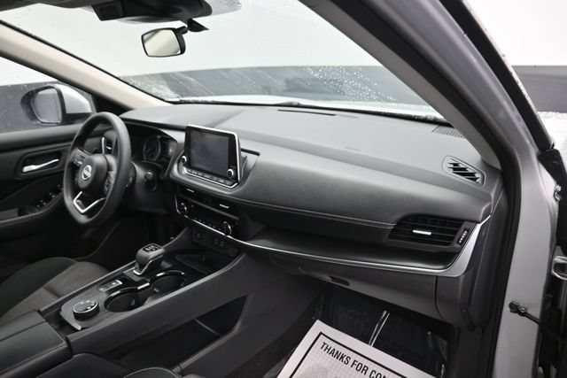 Used 2024 Nissan Rogue SV AWD/4WD image 10
