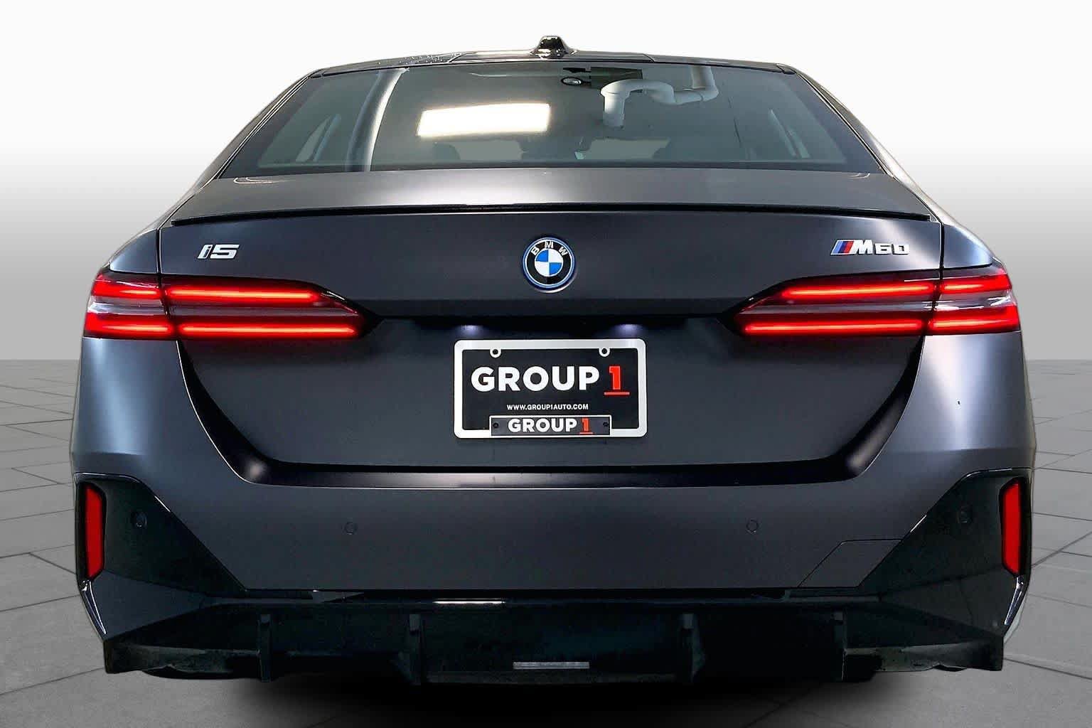 New 2027 BMW i5 M60 w/ Executive Package AWD/4WD image 4