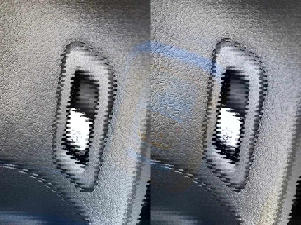 Used 2022 Mercedes-Benz GLC 300 4MATIC w/ Premium Package Lite image 14