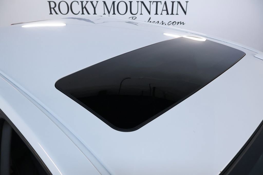 Used 2014 Nissan Titan PRO-4X w/ Pro-4x Luxury Package image 10