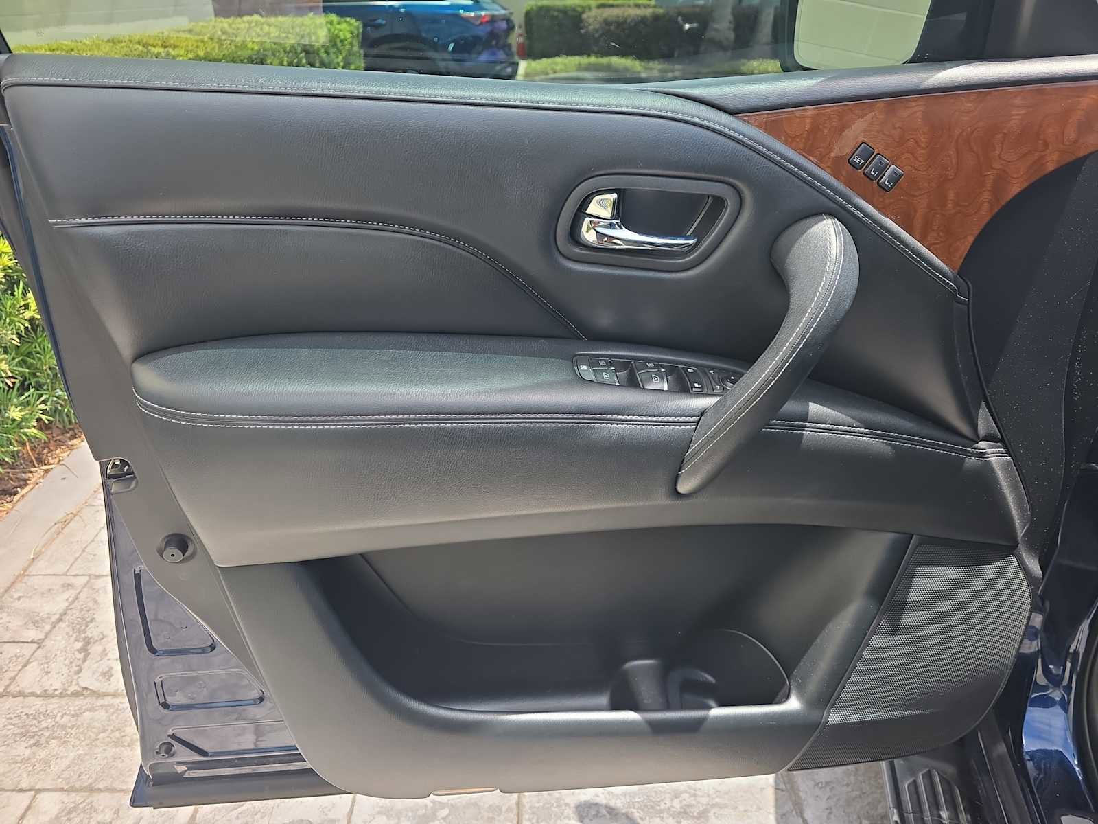 Used 2019 INFINITI QX80 Luxe RWD image 16