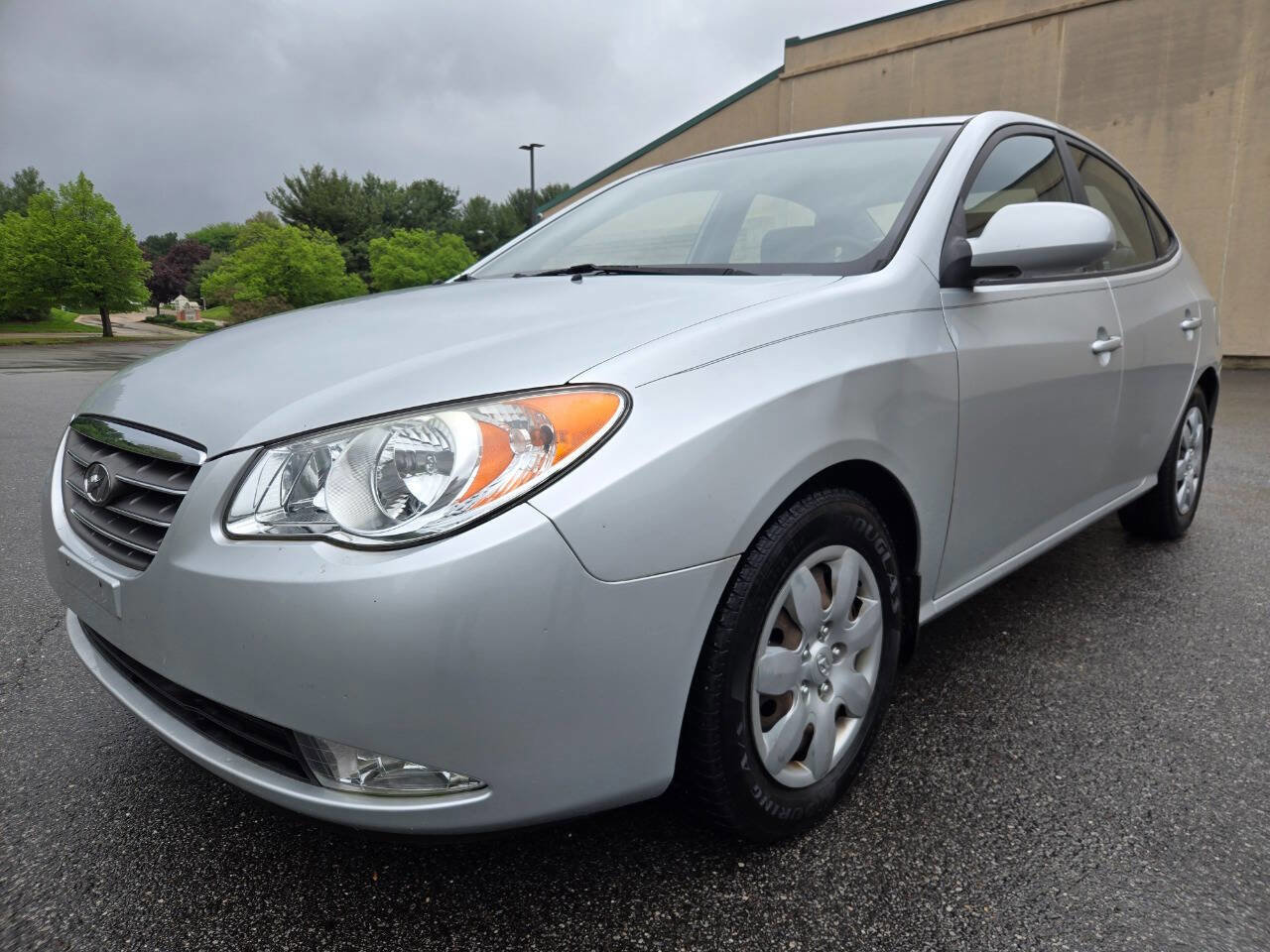 Used 2009 Hyundai Elantra GLS FWD image 2