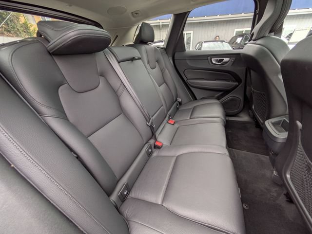 Certified 2024 Volvo XC60 B5 Plus w/ Protection Package Premier AWD/4WD image 29