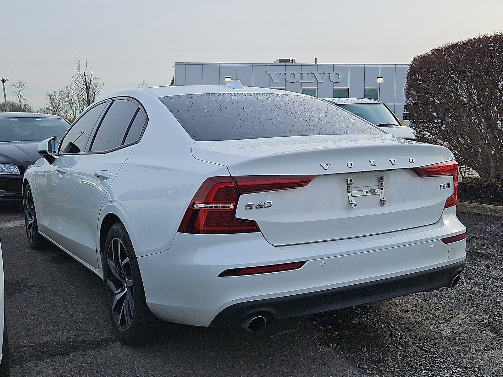 Used 2019 Volvo S60 T6 Momentum image 8