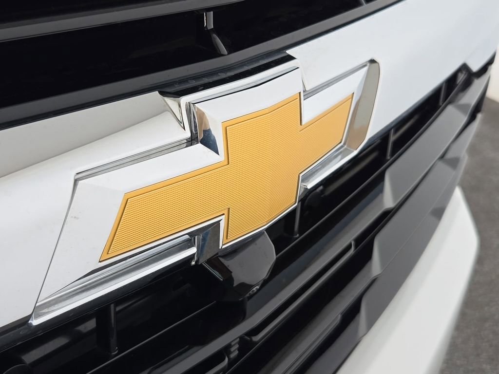 Used 2025 Chevrolet Suburban LS image 37