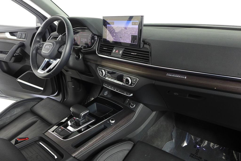 Used 2023 Audi Q5 Prestige w/ Prestige Package image 13